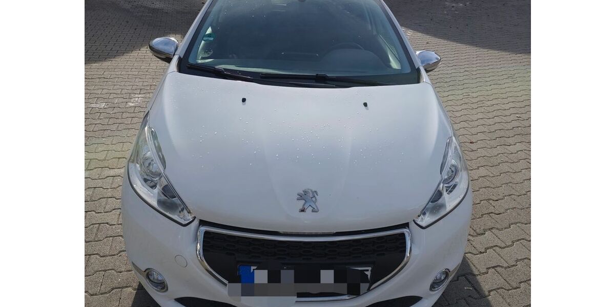 Peugeot 208 112.000 km 4.599 &euro; Ludwigsburg 71640