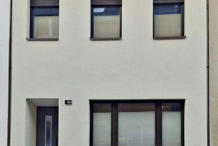 Bieterverfahren! zentrales Wohnjuwel: kernsaniertes Reihenhaus mit Solar, Kamin & Klima 3 zimmer