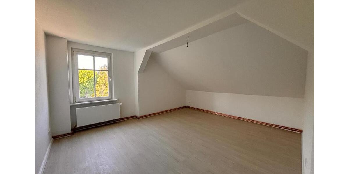 Etagenwohnung Zossen - 4 Zimmer, 105 m&sup2;, 1.049&euro; | Angebot:26398993