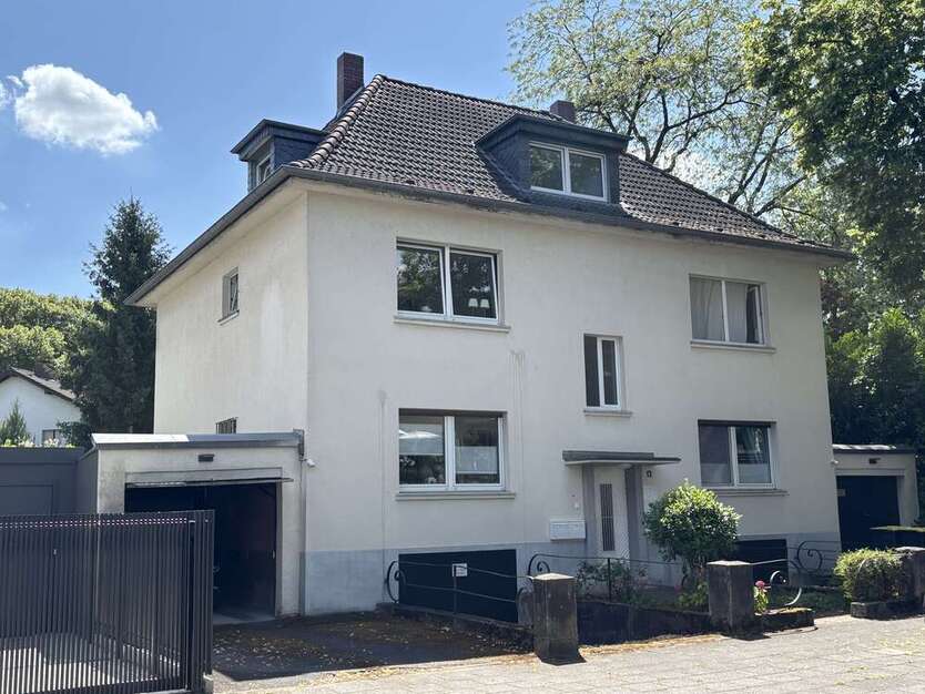 Haus zum Kaufen in Köln 1.100.000 € 237.88 m²