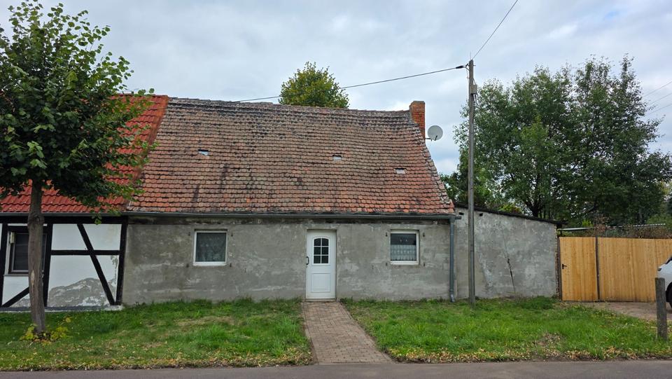 Doppelhaushälfte mit Renovierungsbedarf 2 zimmer