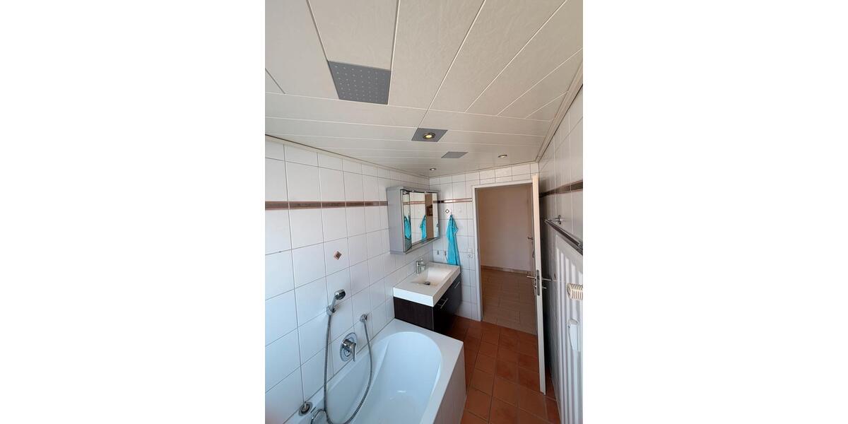 Etagenwohnung Villingen-Schwenningen Schwenningen - 2.5 Zimmer, 88 m&sup2;, 230.000&euro; | Angebot:27003088