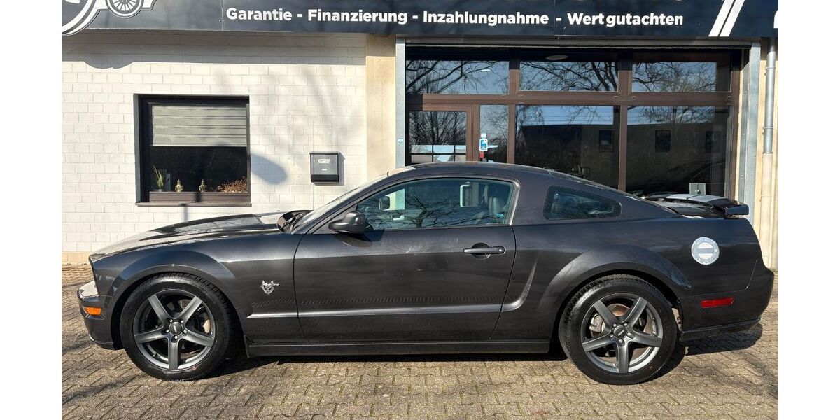 Ford Mustang 44.264 km 24.998 &euro; Korschenbroich 41352