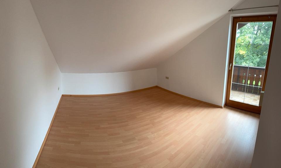 Dachgeschoßwohnung Traunstein - 3 Zimmer, 62 m&sup2;, 289.000&euro; | Angebot:26888086