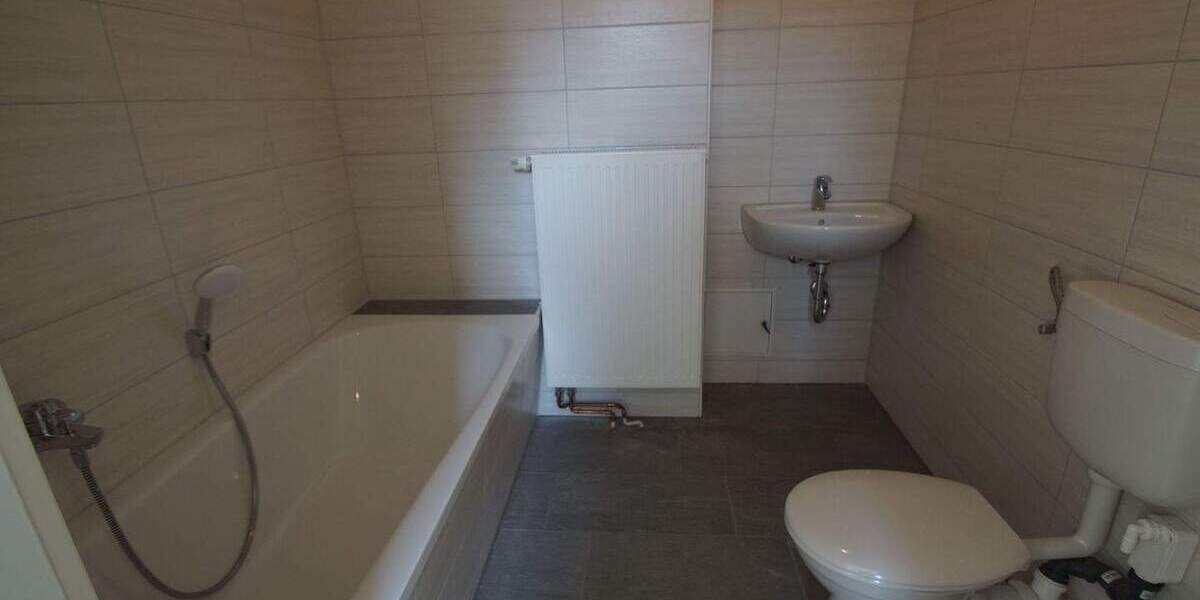 Immobilienpaket bestehend aus EFH, MFH, HH, unsa. HH in Oschatz zimmer