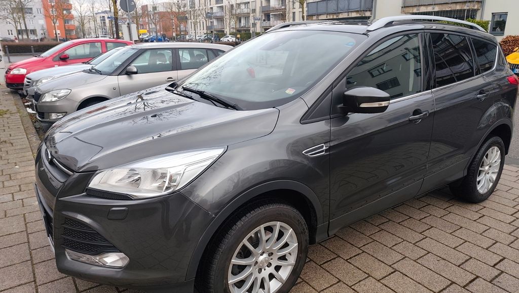 Ford Kuga 66.000 km 11.200 &euro; Wiesbaden 65197