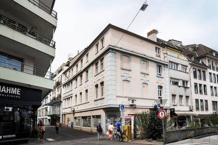 Sanierungsbedürftiges WGH ca. 800 m² gesamt, Fußgängerzone Bonn City, kann leer übergeben werden 1 zimmer