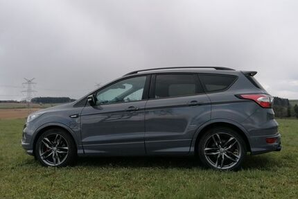 Ford Kuga 96.000 km 21.300 € Hayingen 72534