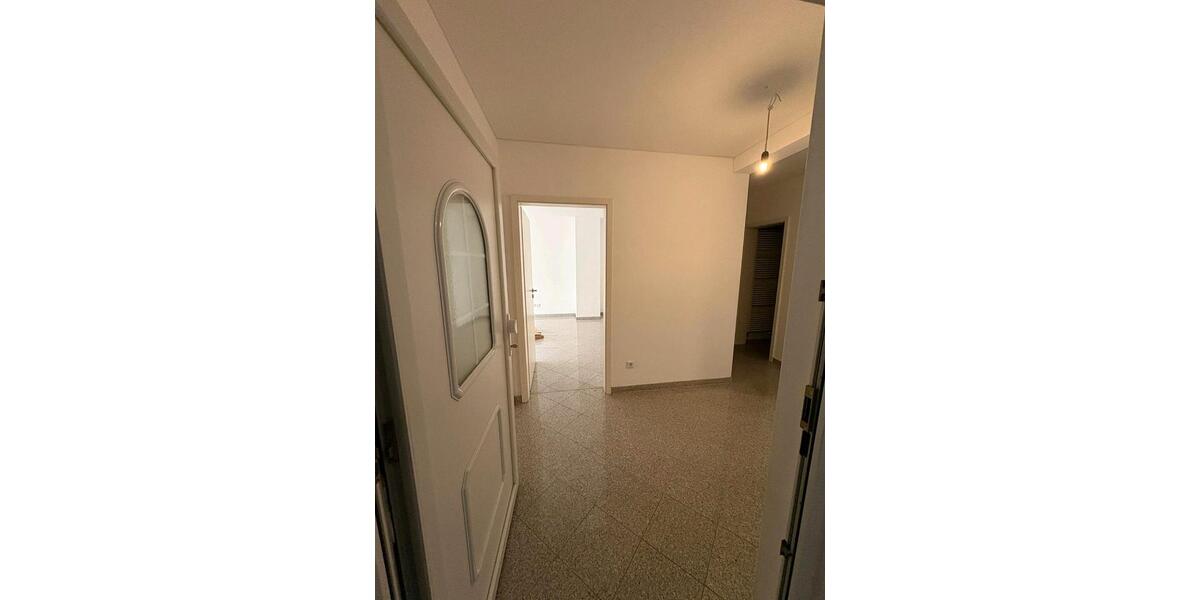 Etagenwohnung Völklingen - 3 Zimmer, 75 m&sup2;, 650&euro; | Angebot:26394904