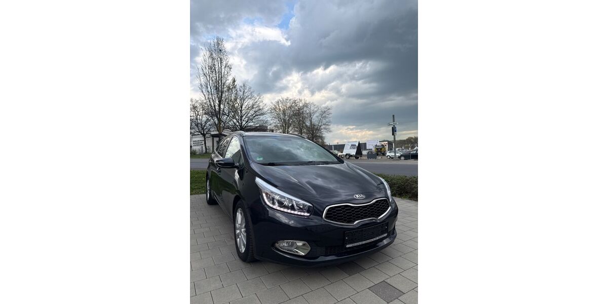 Kia ceed Sportswagon 91.000 km 8.999 &euro; Wunsiedel 95632