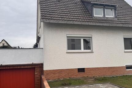 Haus Oberursel (Taunus) - 7 Zimmer, 156 m&sup2;, 2.500&euro; | Angebot:25329092