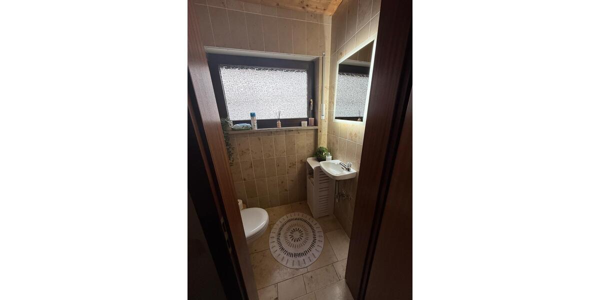 Traumhafte Doppelhaushälfte mit Garten in 91227 Leinburg 4 zimmer