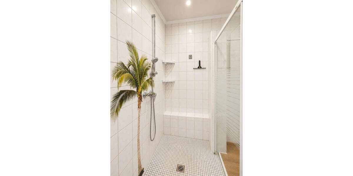 Großzügiges Zweifamilienhaus mit Einliegerwohnung und neuer Heizung - Mehrfamilienhaus, Wohnhaus Hüllhorst | Angebot:27254380