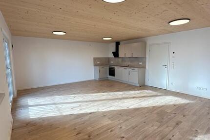 Wohnung Deggendorf - 4 Zimmer, 120 m&sup2;, 1.395&euro; | Angebot:26416868