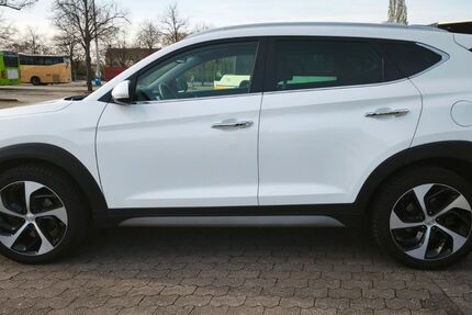 Hyundai TUCSON 103.500 km 21.000 € Nauheim 64569