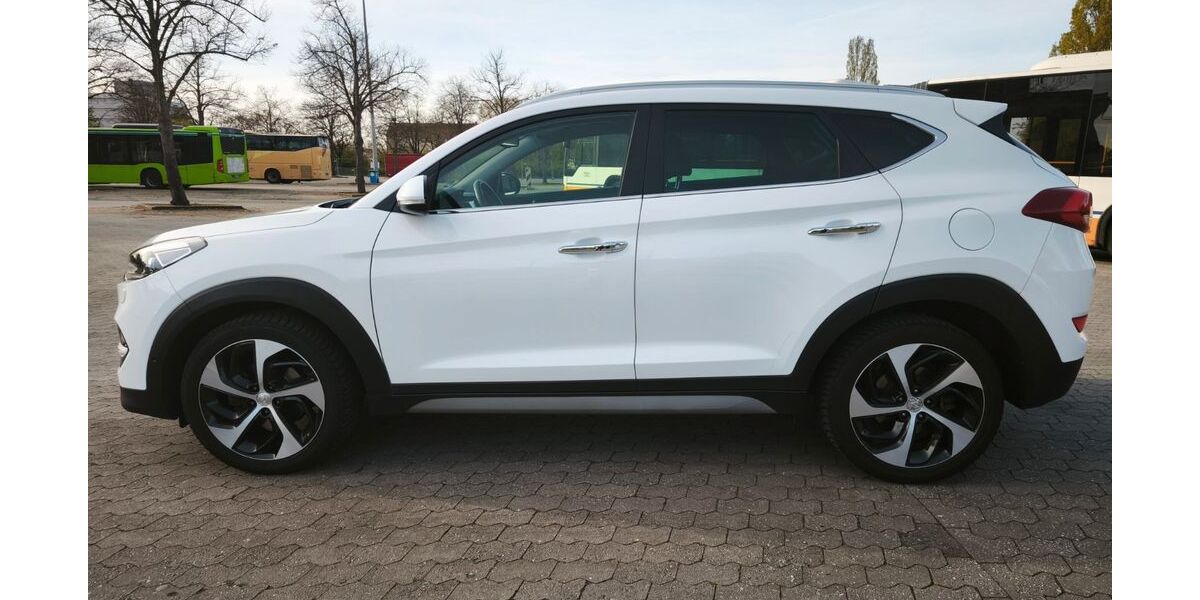 Hyundai TUCSON 103.500 km 21.000 € Nauheim 64569