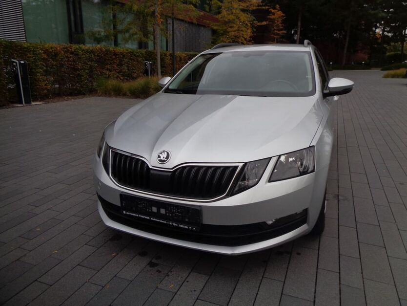 Skoda Octavia 163.000 km 10.300 € Stuttgart 70469