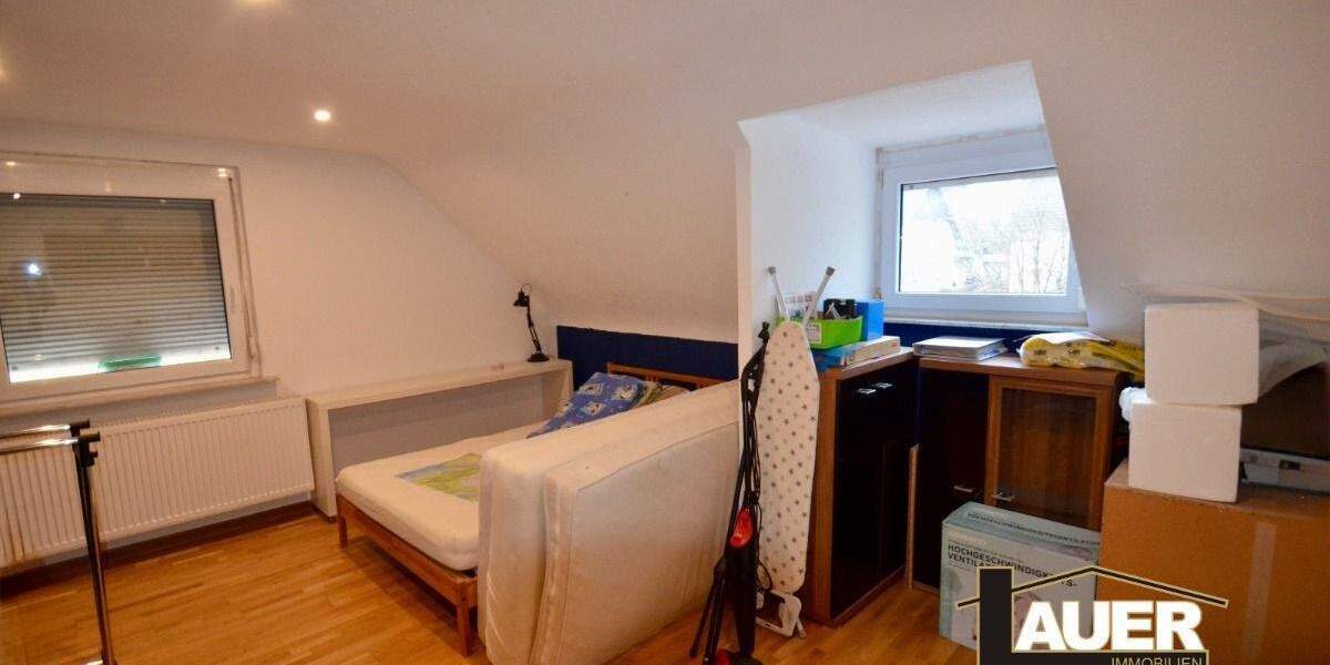 Doppelhaushälfte mit großem Garten in Saabrücken zu Verkaufen. 6 zimmer