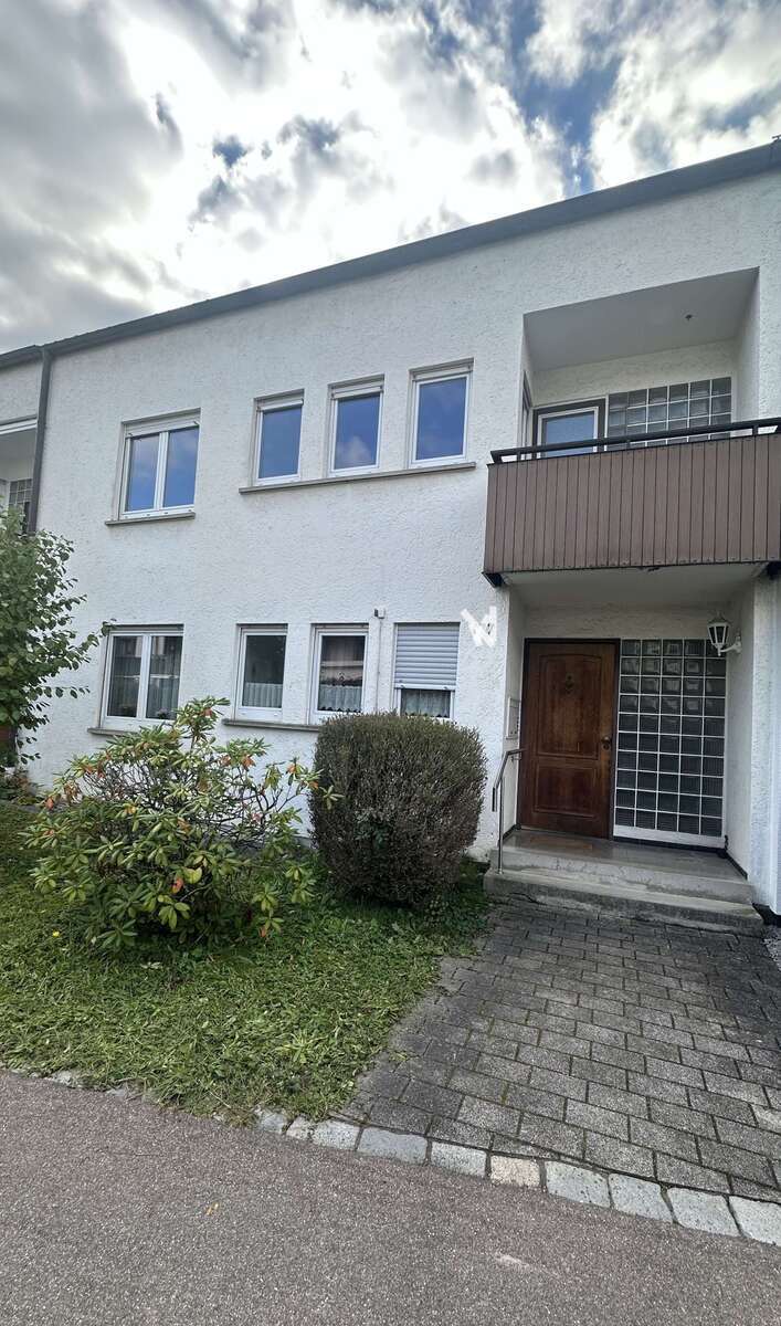 Haus zum Kaufen in stuttgart 677.000 € 167 m² 11 zimmer