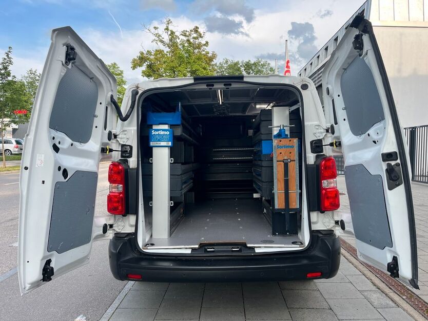 Opel Vivaro 134.914 km 16.690 € München 81825