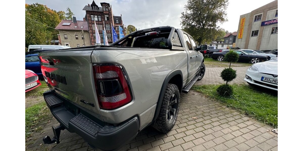 Dodge RAM 1500 5,7 HEMI REBEL ÜBERROLLBÜGEL ROLLO 94.000 km 37.999 € Rudolstadt 07407