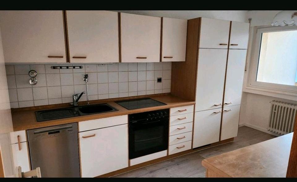 Etagenwohnung Leverkusen - 2 Zimmer, 65 m&sup2;, 900&euro; | Angebot:25625214