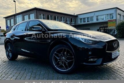 INFINITI Q30