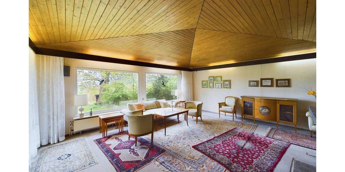 2707 m² Grundstück am Hang mit sanierungsbedürftigen Altbau 6 zimmer