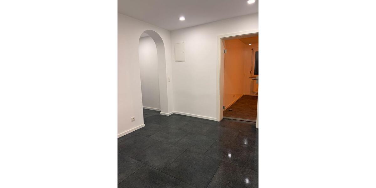 Sanierte Haushälfte mit Garten zu vermieten 3 zimmer