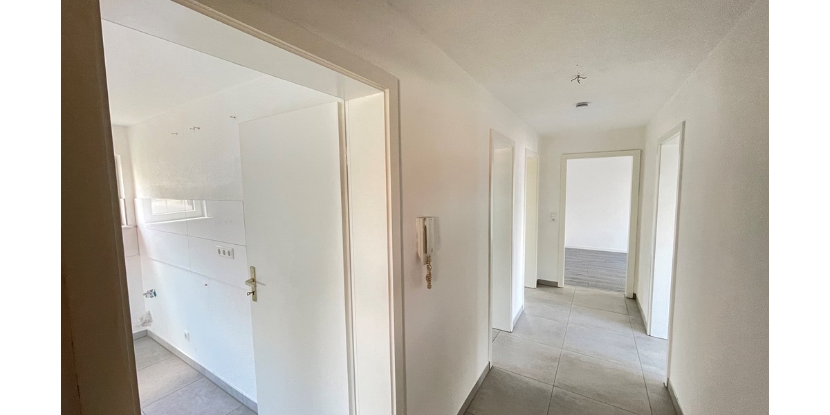 Freistehendes 2-Familienhaus - ideal für Familien oder Handwerker in Remseck-Hochberg 6 zimmer