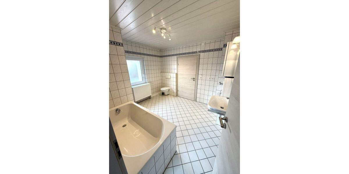 Etagenwohnung Ellingen - 4 Zimmer, 140 m&sup2;, 1.470&euro; | Angebot:24391668