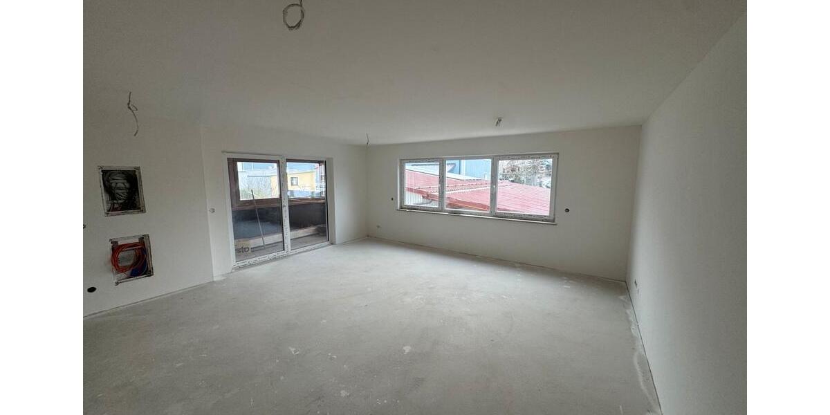 Erstbezug nach Kernsanierung - Helle 4-Zimme-Wohnung mit Balkon 4 zimmer