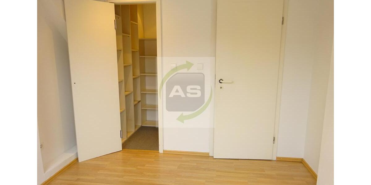 Dachgeschoßwohnung Zwickau - 2 Zimmer, 58 m&sup2;, 349&euro; | Angebot:24877898