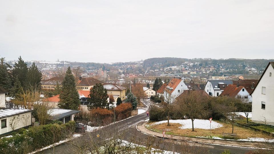 Dachgeschoßwohnung Ochsenfurt - 3 Zimmer, 105 m&sup2;, 850&euro; | Angebot:25173837