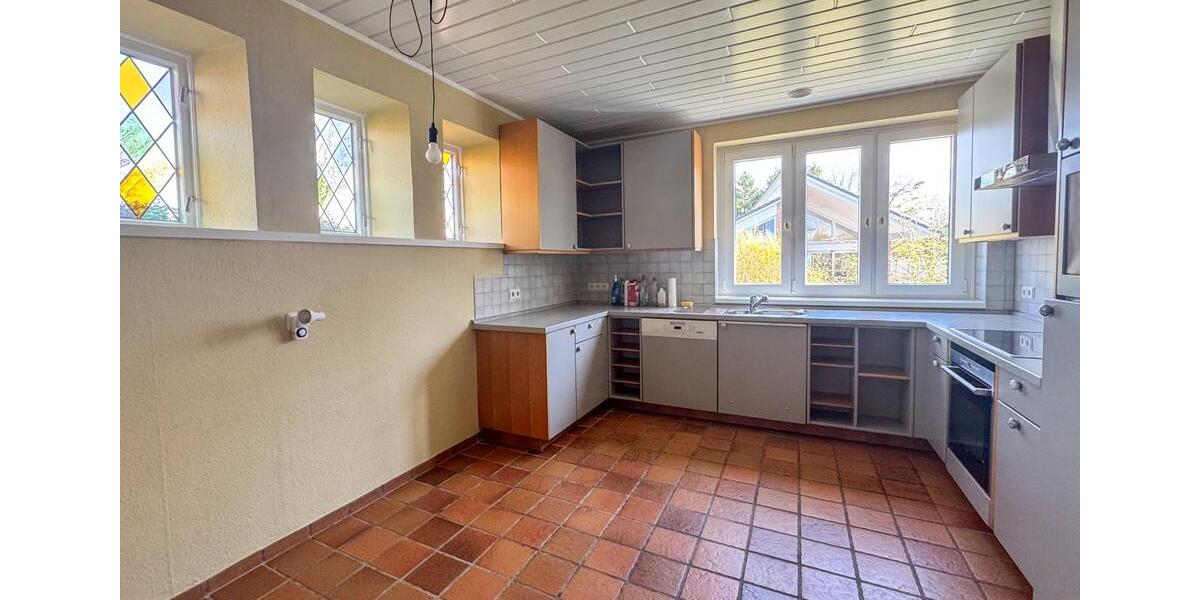 Einfamilienhaus Heide - 7 Zimmer, 199 m&sup2;, 2.200&euro; | Angebot:26340952