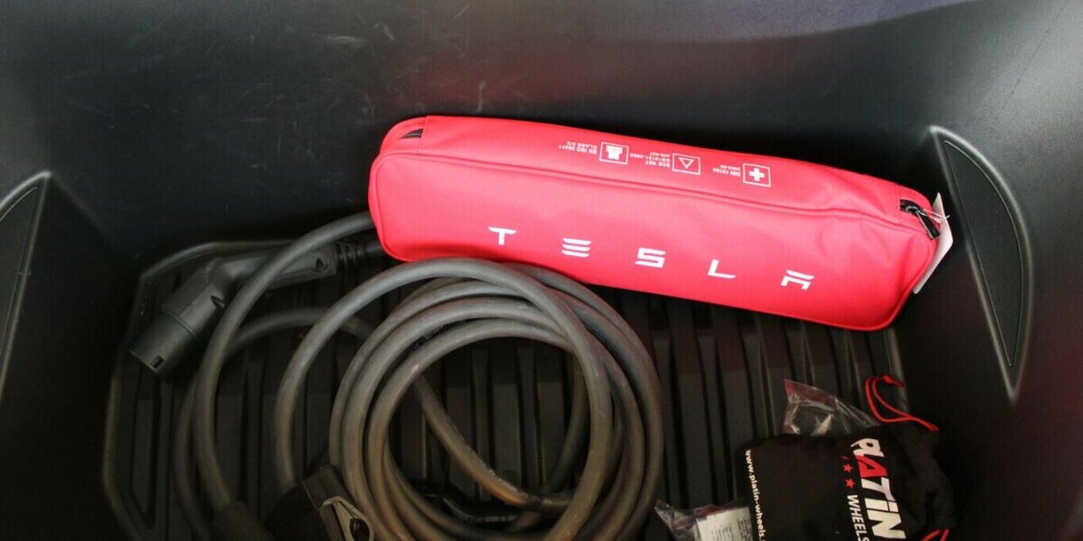 Tesla Model Y RWD 33.530 km 32.980 &euro; Euskirchen 53881