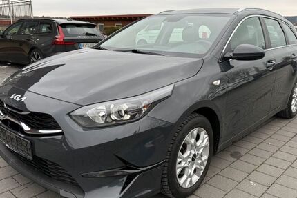Kia ceed Sportswagon 155.921 km 12.490 &euro; Pirk 92712
