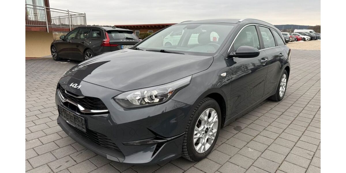 Kia ceed Sportswagon 155.921 km 12.990 &euro; Pirk 92712