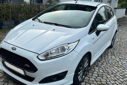 Ford Fiesta 156.500 km 5.900 &euro; Tittling 94104