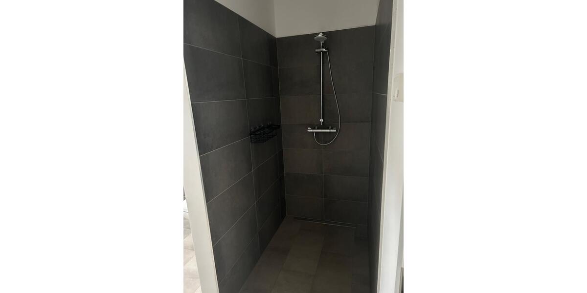 Moderne Doppelhaushälfte: Wohnen und Arbeiten mitten im Grünen 5 zimmer