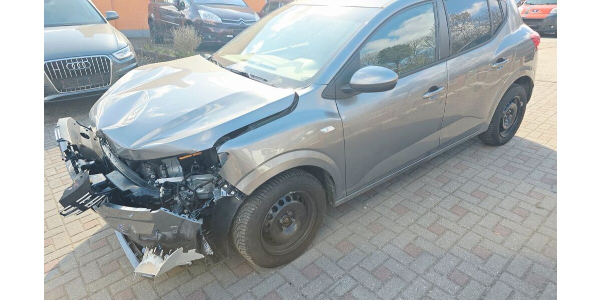 Dacia Sandero 19.700 km 6.490 &euro; Chemnitz 09114