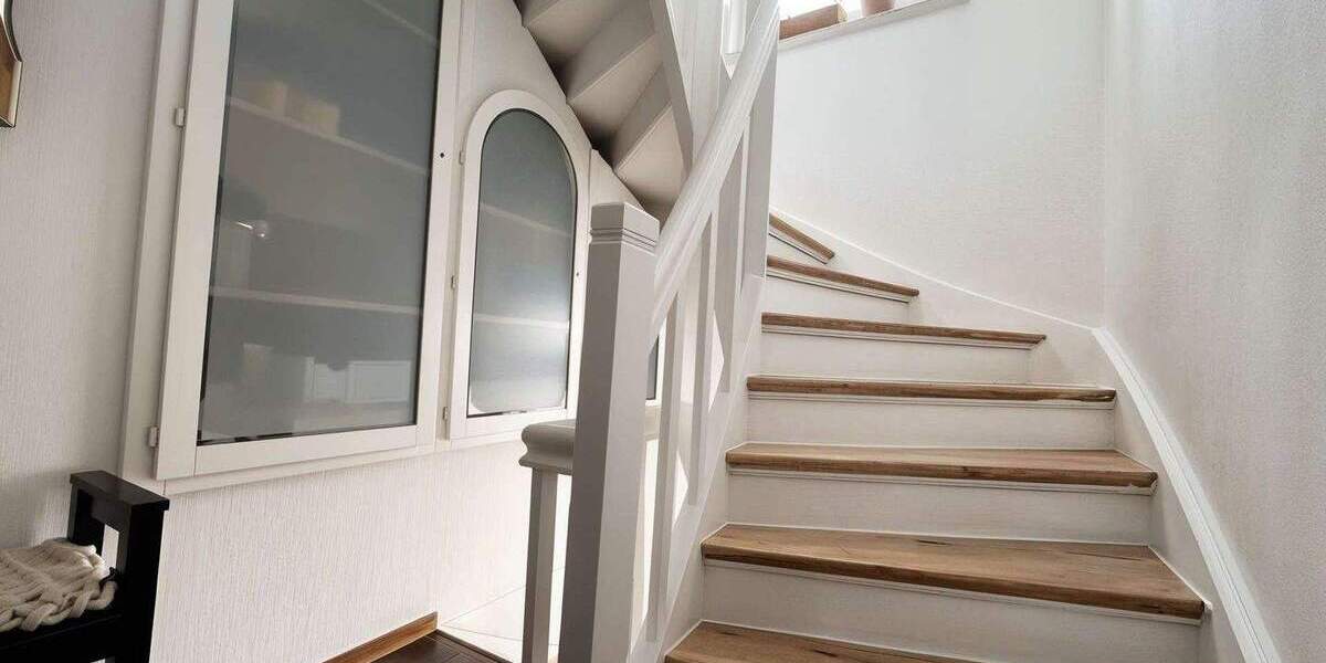 Mehrfamilienhaus, Wohnhaus Bonn Friesdorf - 5 Zimmer, 129 m&sup2;, 699.000&euro; | Angebot:24388924