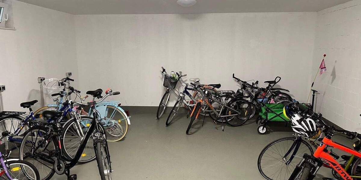 Top moderne 3 Zimmer DG-Wohnung mit 2 Dachterrassen, Aufzug & Einzelgarage! 3 zimmer