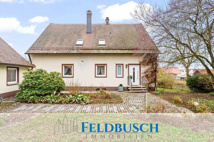 Haus zum Kaufen in Deining 315.000 € 209 m²