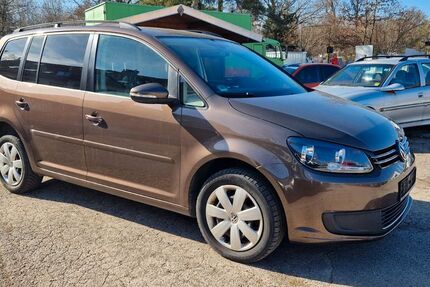 VW Touran 218.249 km 5.900 &euro; Fürstenfeldbruck 82256