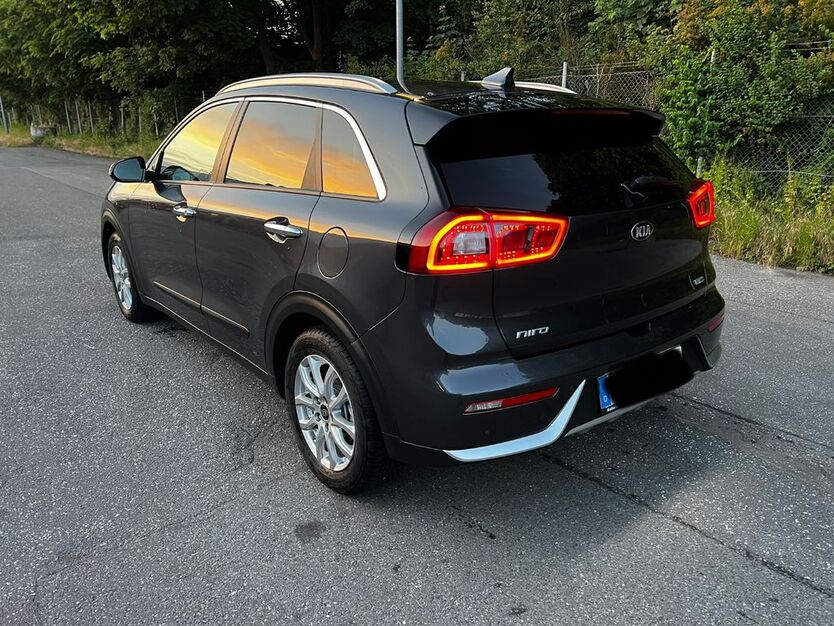 Kia Niro 78.000 km 15.499 € hamburg 22119