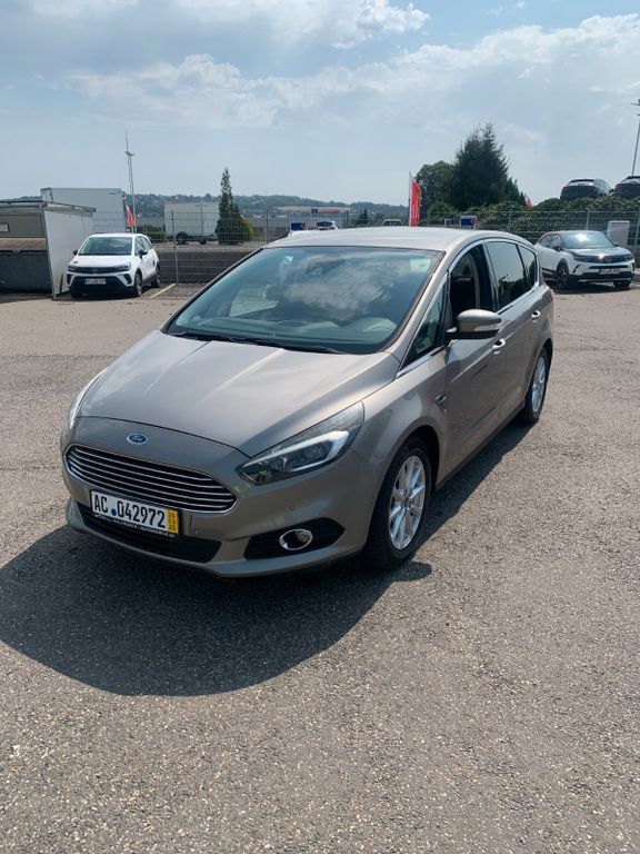 Ford S-Max 196.000 km 8.999 € Düren 52349