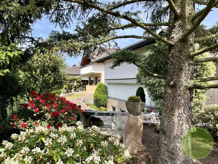 Haus zum Kaufen in Fürth 895.750 € 320 m²