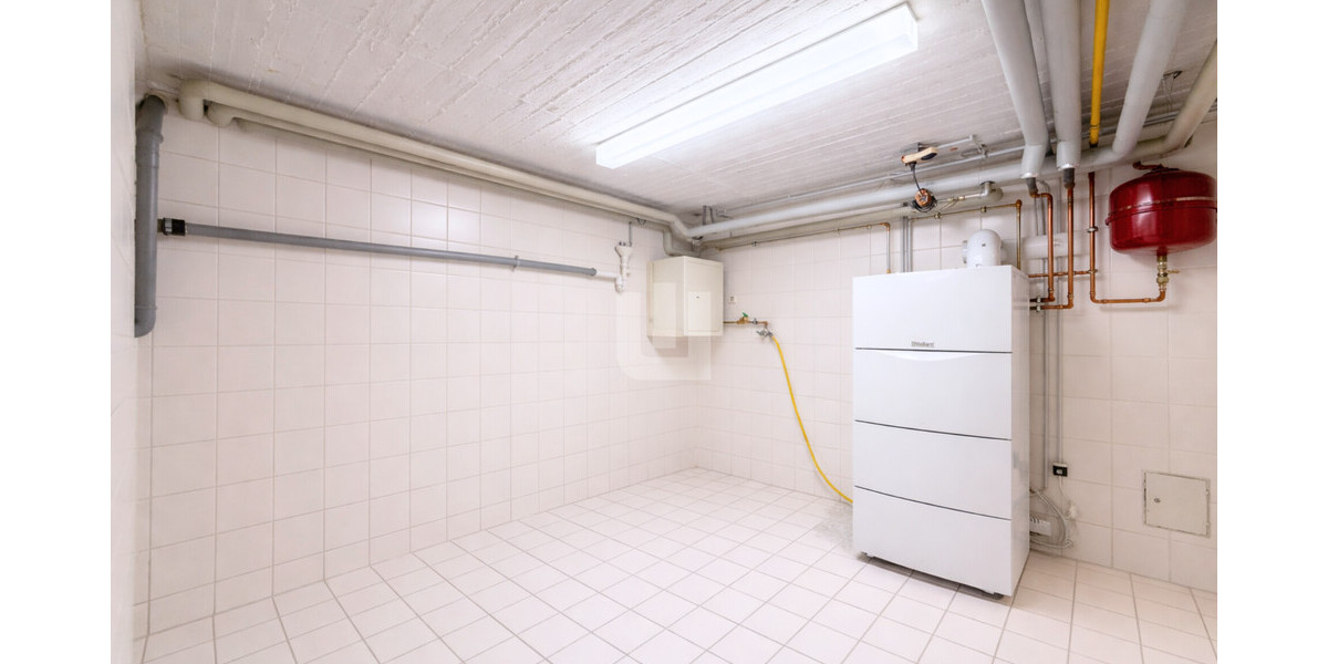 WINDISCH - Renovierungsbedürftiges RMH in familienfreundlicher Lage - für den Käufer provisionsfrei! - Reihenmittelhaus Olching / Geiselbullach Geiselbullach | Angebot:25852870