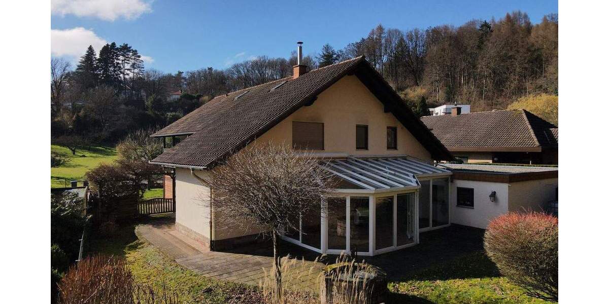 Einfamilienhaus St. Ingbert Oberwürzbach - 7 Zimmer, 200 m&sup2;, 695.000&euro; | Angebot:25602468
